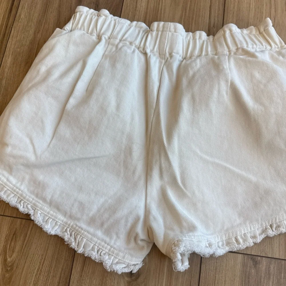 White Denim Shorts Size L Paper Bag With Ruffled Fray Hem Brand Swagger - Picture 7 of 7